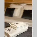 L'elegance - - Serviettes - Peignoirs - Lits Faits - Menage Inclus